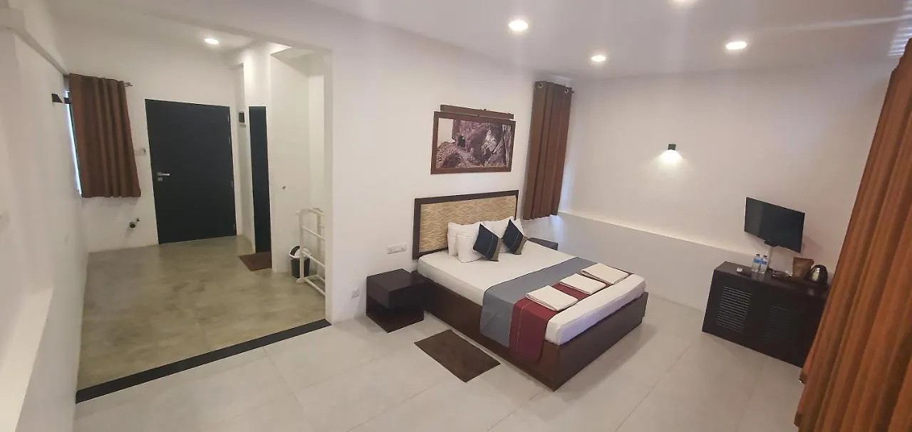 ***  Hotel Kandyan View 