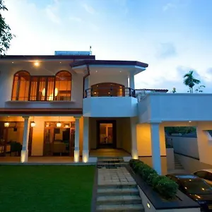 https://clove-villa.negombohotels.net